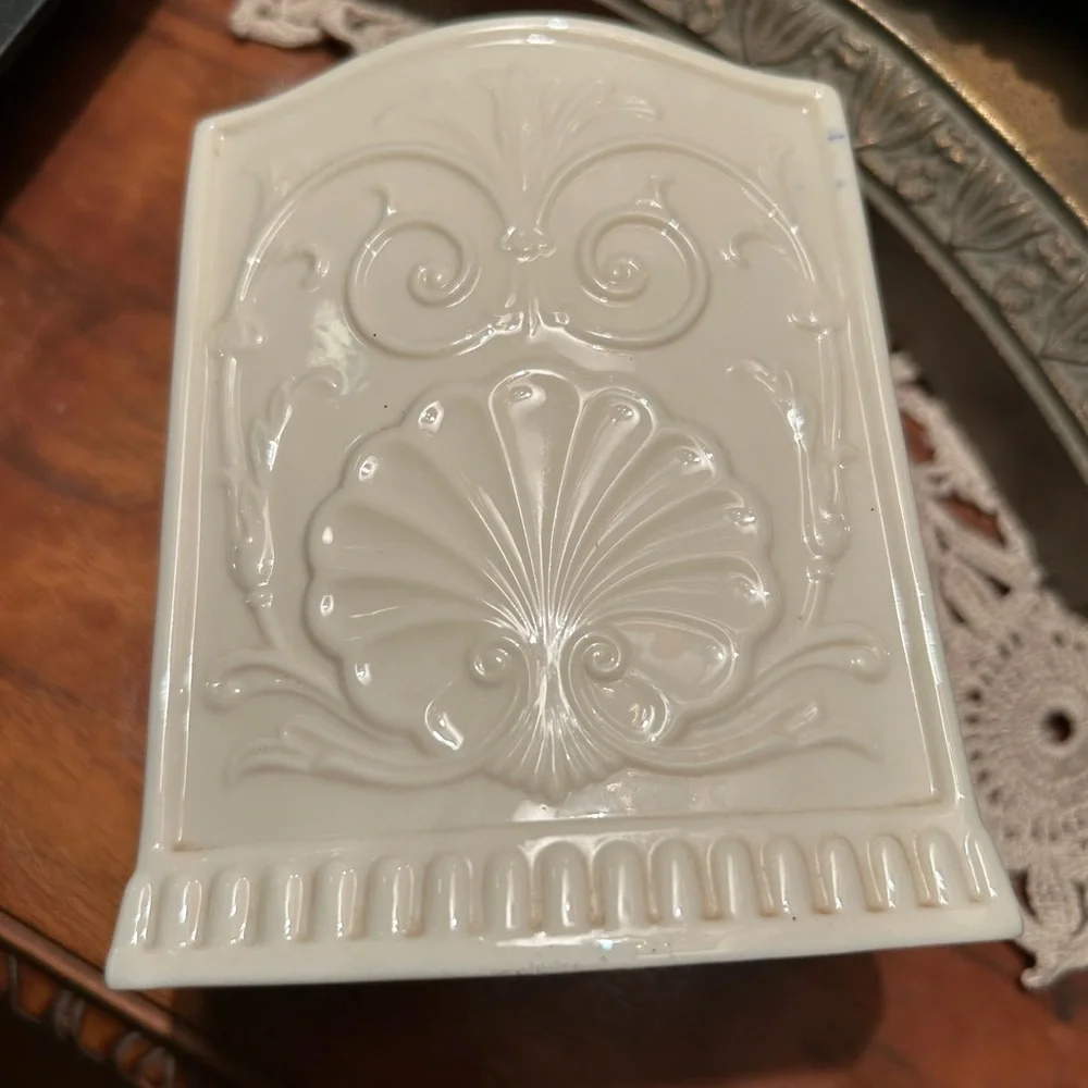 Lenox Toothbrush Holder